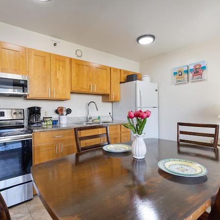Light & Airy 8Th Floor Ocean View Condo With Lanai Condo هونولولو المظهر الخارجي الصورة