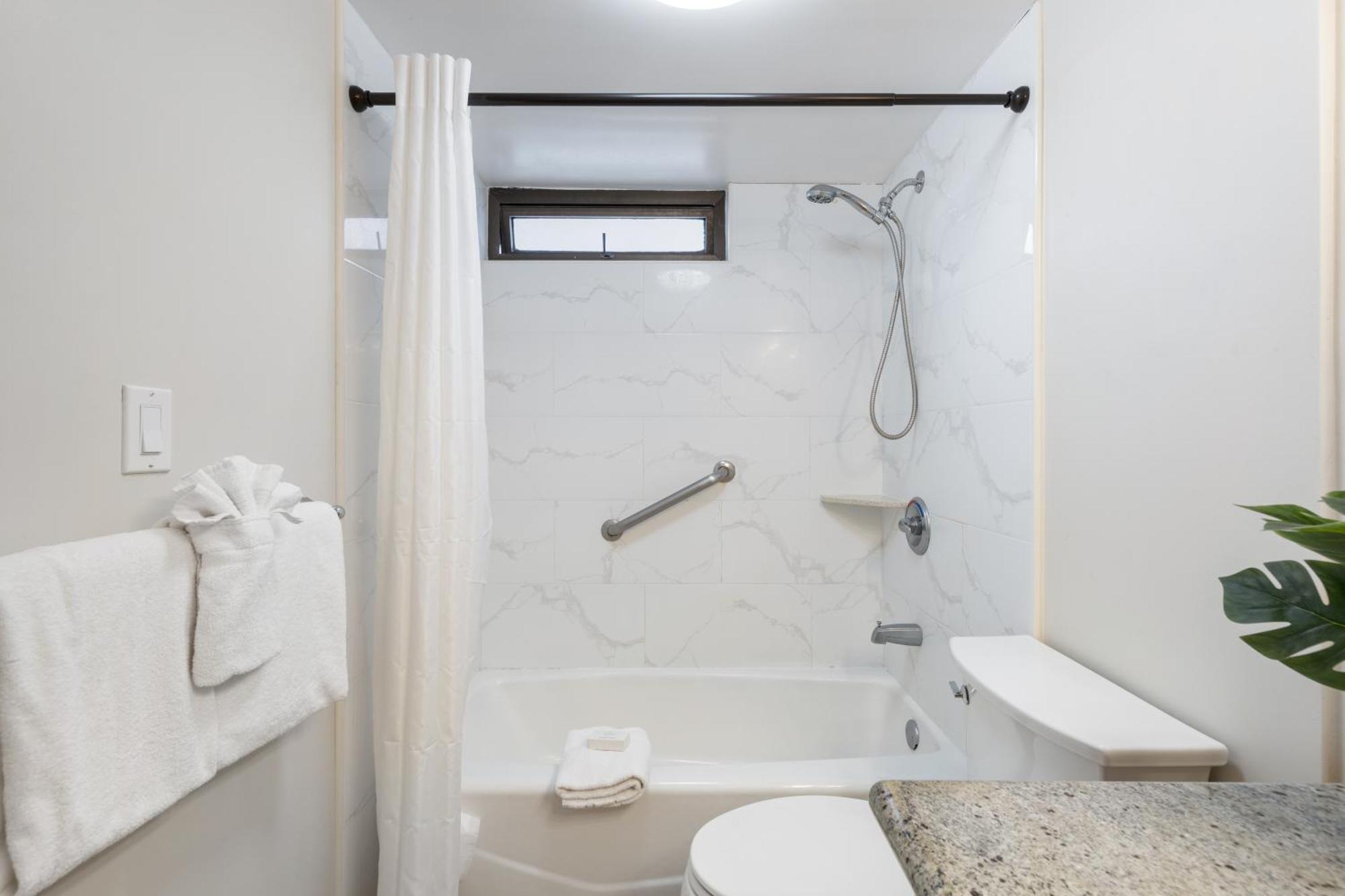 Light & Airy 8Th Floor Ocean View Condo With Lanai Condo هونولولو المظهر الخارجي الصورة